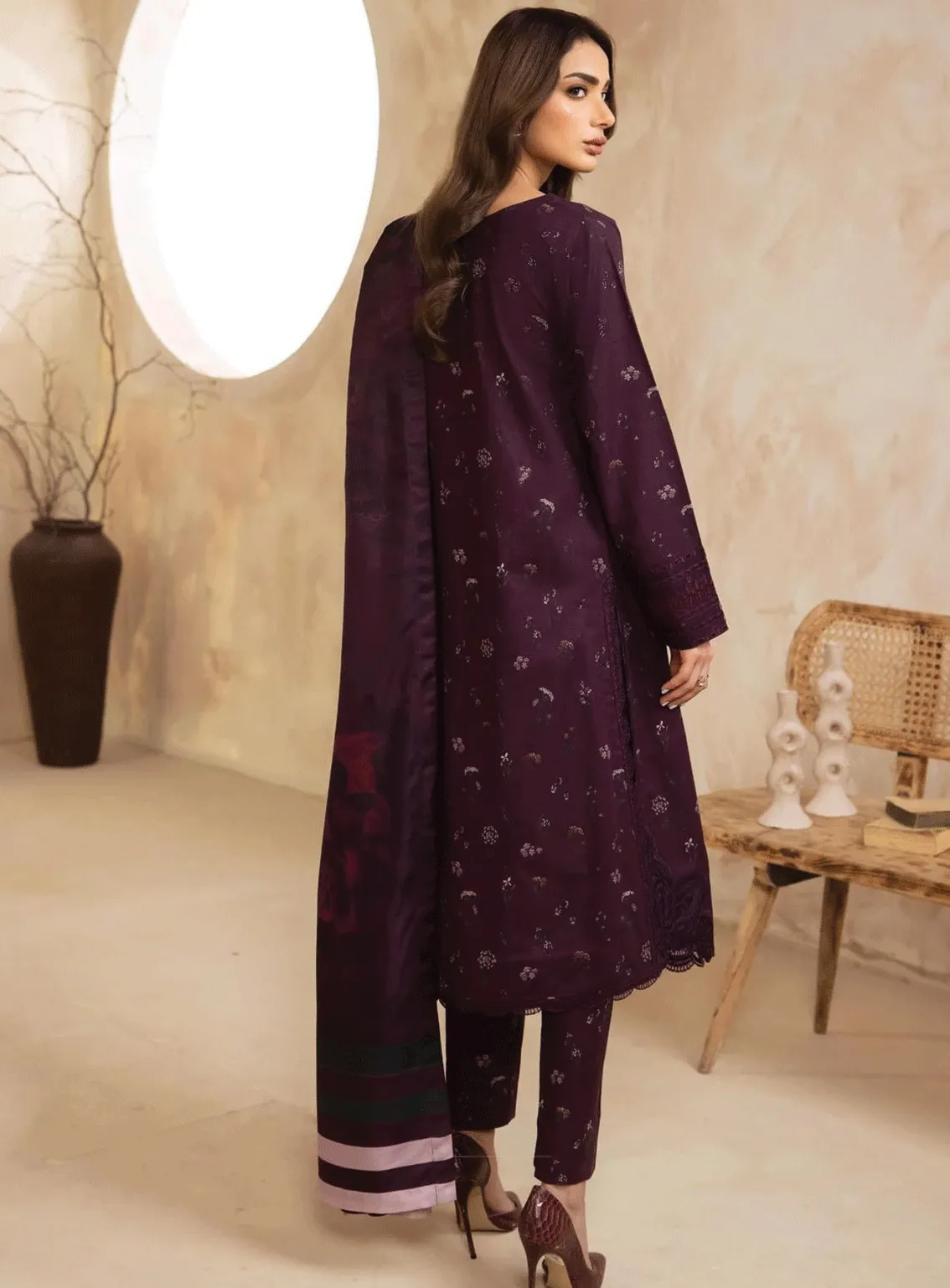 Iznik Embroidered Khaddar Unstitched 3 Piece Suit - IZ23LW ILW-12 INKLING